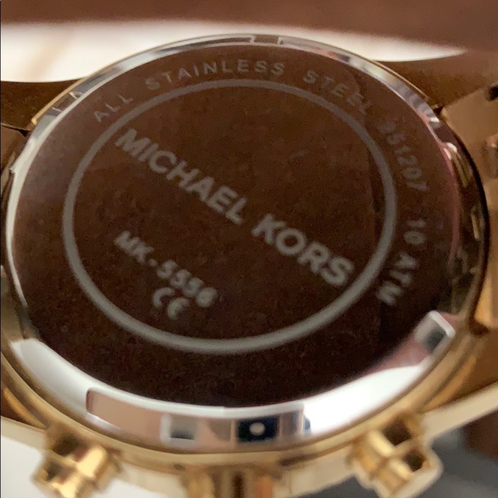 Gold Michael Kors watch - Picture 2 of 3